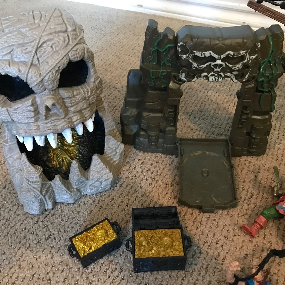 True Heroes Pirate Ship and Action Figure Toy Lot